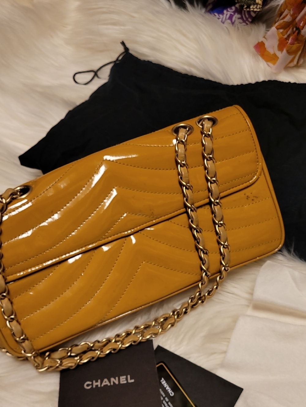 CHANEL Patent Chevron Quilted Shoulder Bag in Mustard - Picture 4 of 13